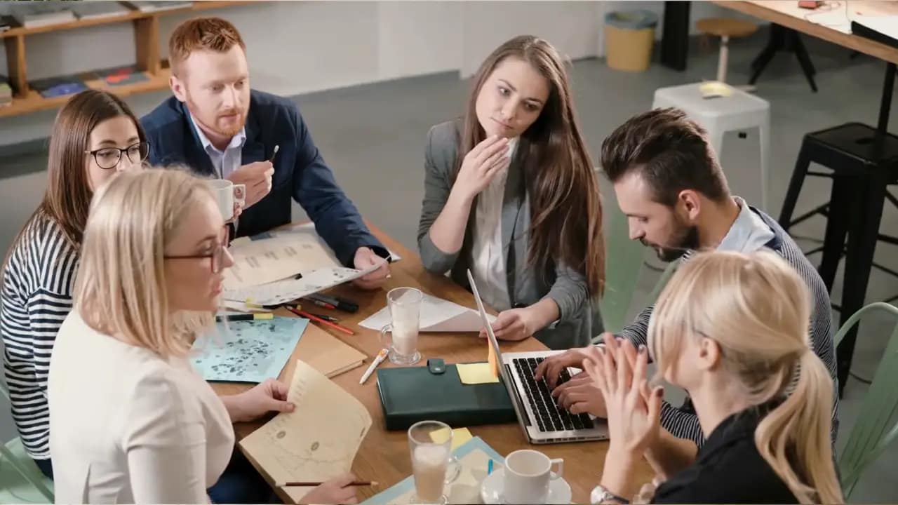 Karriere Hero Background